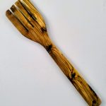 Tenedor en madera de olivo